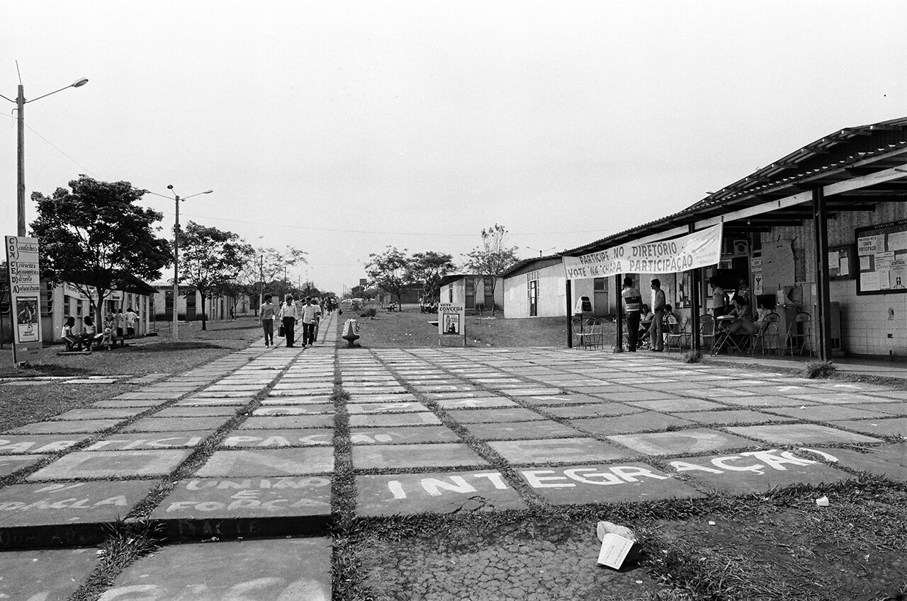 Cantina e passarela central da UEM - 1978