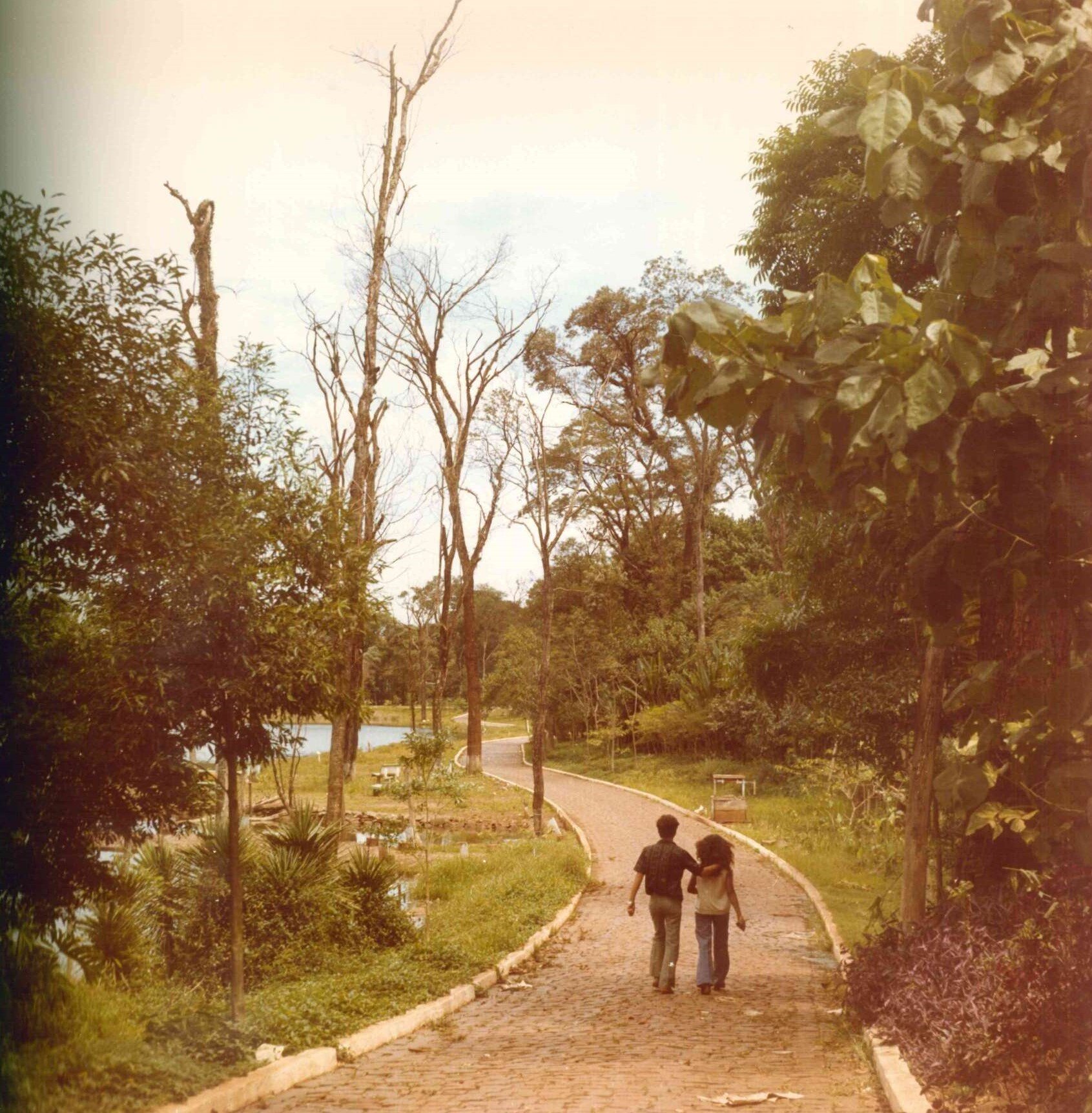 Trilha no interior do Parque do Ingá - Década de 1970