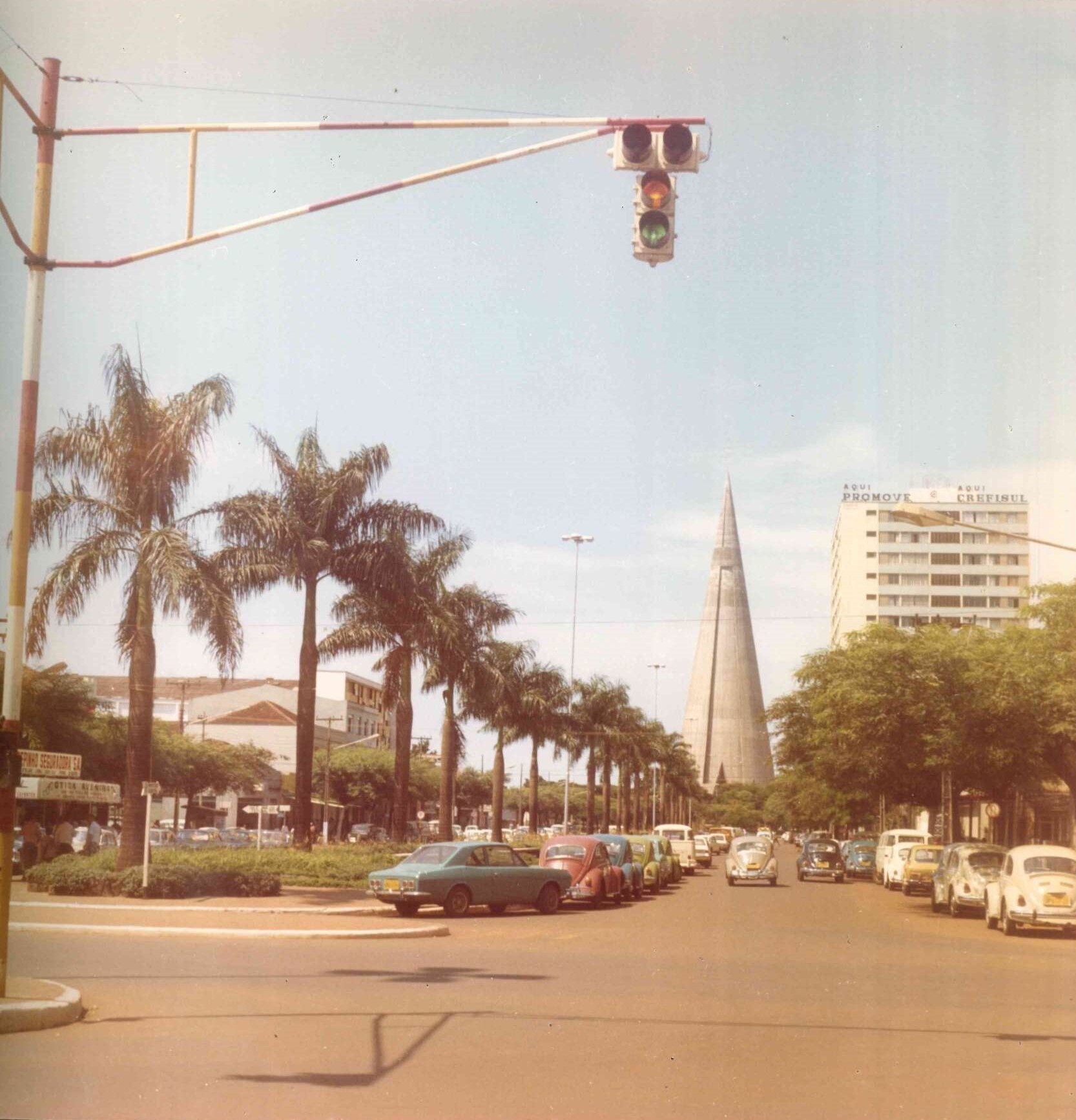 Avenida Getúlio Vargas, Fuscas e um semáforo - Década de 1970